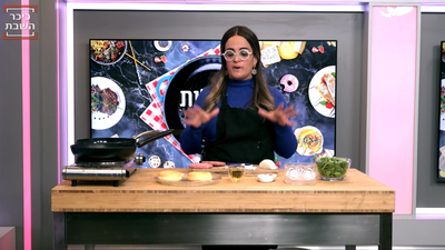 זה מטורף בדיוק כמו שזה נשמע: המבורגר בדונאט