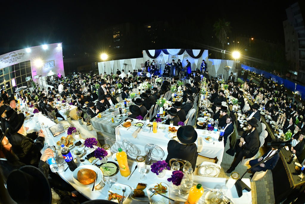 מעמד פתיחת הישיבה של חסידות סאסוב