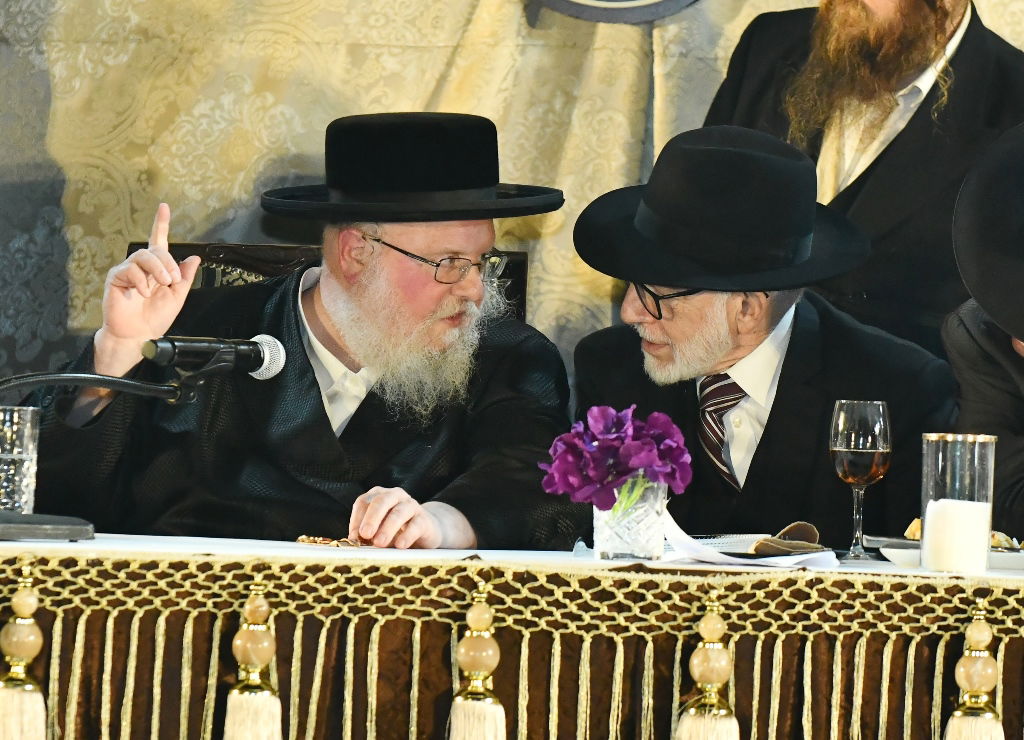 מעמד פתיחת הישיבה של חסידות סאסוב