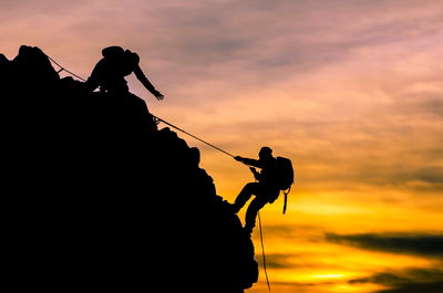 יוסף התכונן לשנות הרעב. הוא ידע לקראת מה הוא הולך והתכונן כראוי.