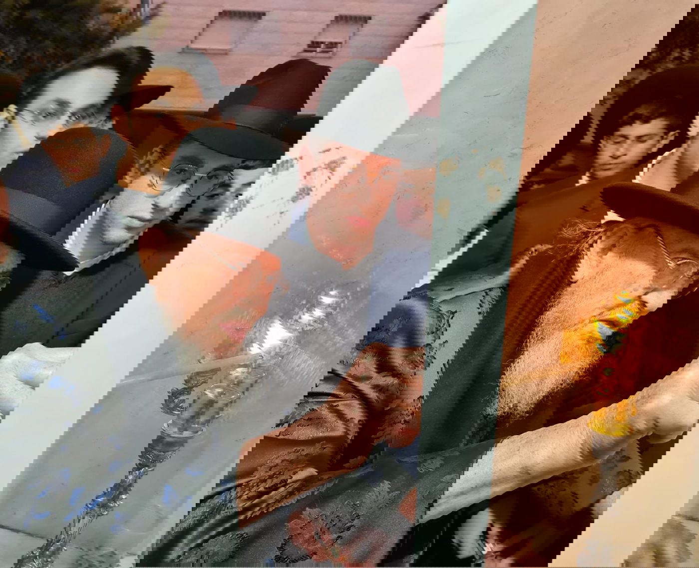 הגרב"מ אזרחי בהדלקת נרות חנוכה • צפו