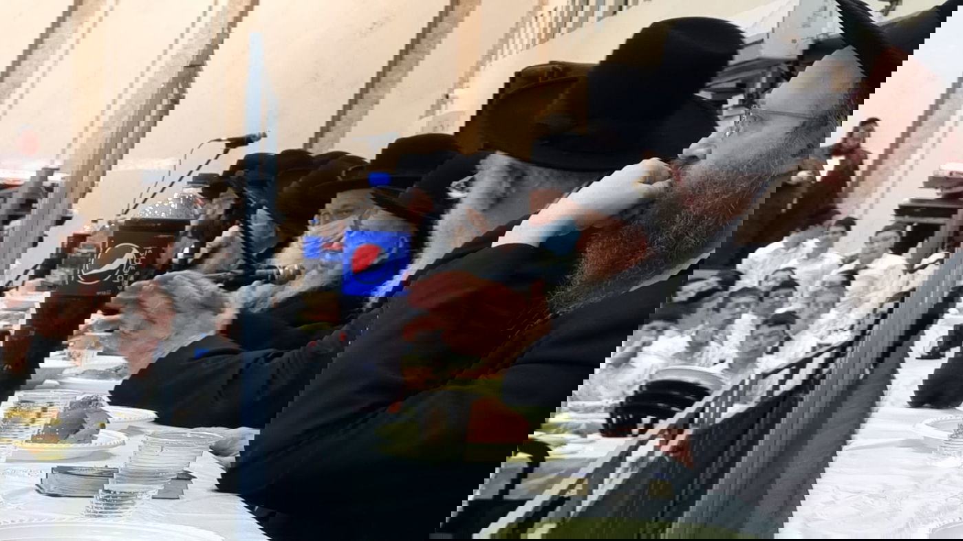 בראשות הגר"ג אדלשטיין: מסיבת חנוכה בישיבת פוניבז' • צפו