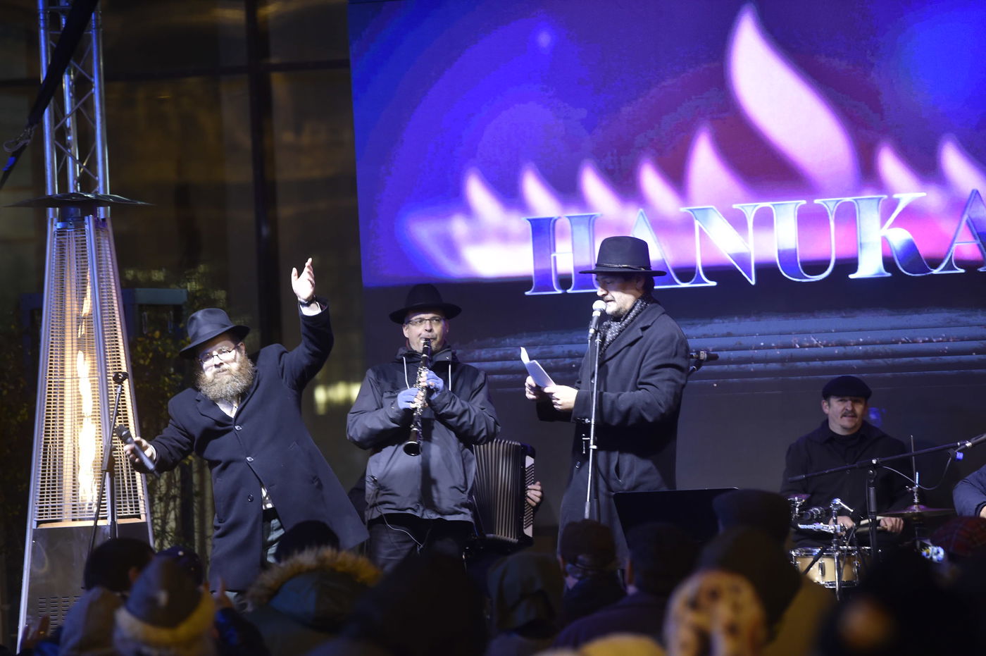 הדלקת נרות בהונגריה