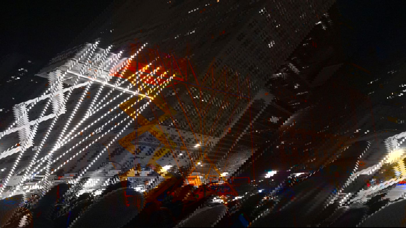 חנוכיית הענק, בשדרה החמישית במנהטן