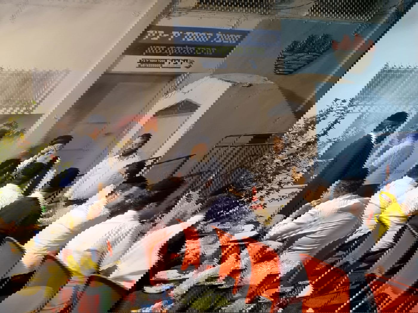 בחב"ד: האברכים הליטאיים באחיסמך חגגו מסיבת חנוכה • תיעוד