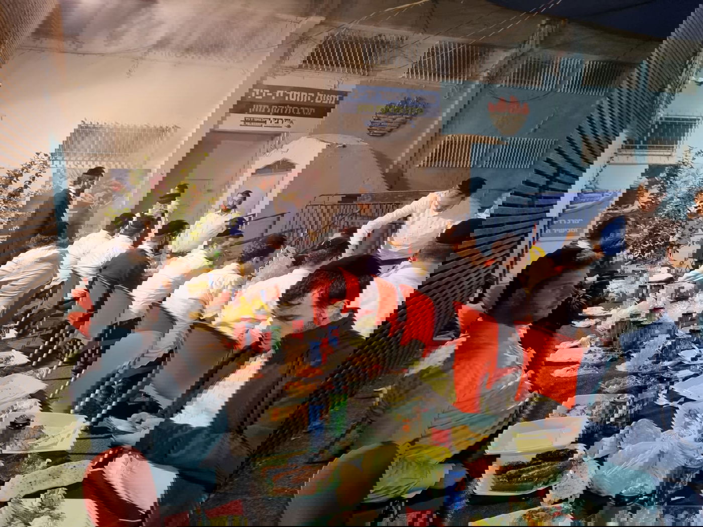 בחב"ד: האברכים הליטאיים באחיסמך חגגו מסיבת חנוכה • תיעוד