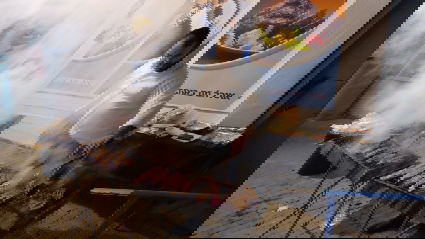 בחב"ד: האברכים הליטאיים באחיסמך חגגו מסיבת חנוכה • תיעוד