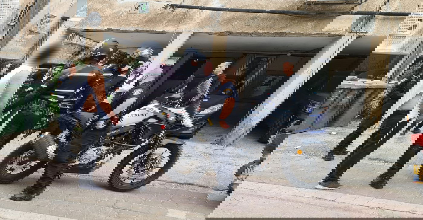 ניסה לפרוץ לדירה לאור יום - ונתפס 'על חם'