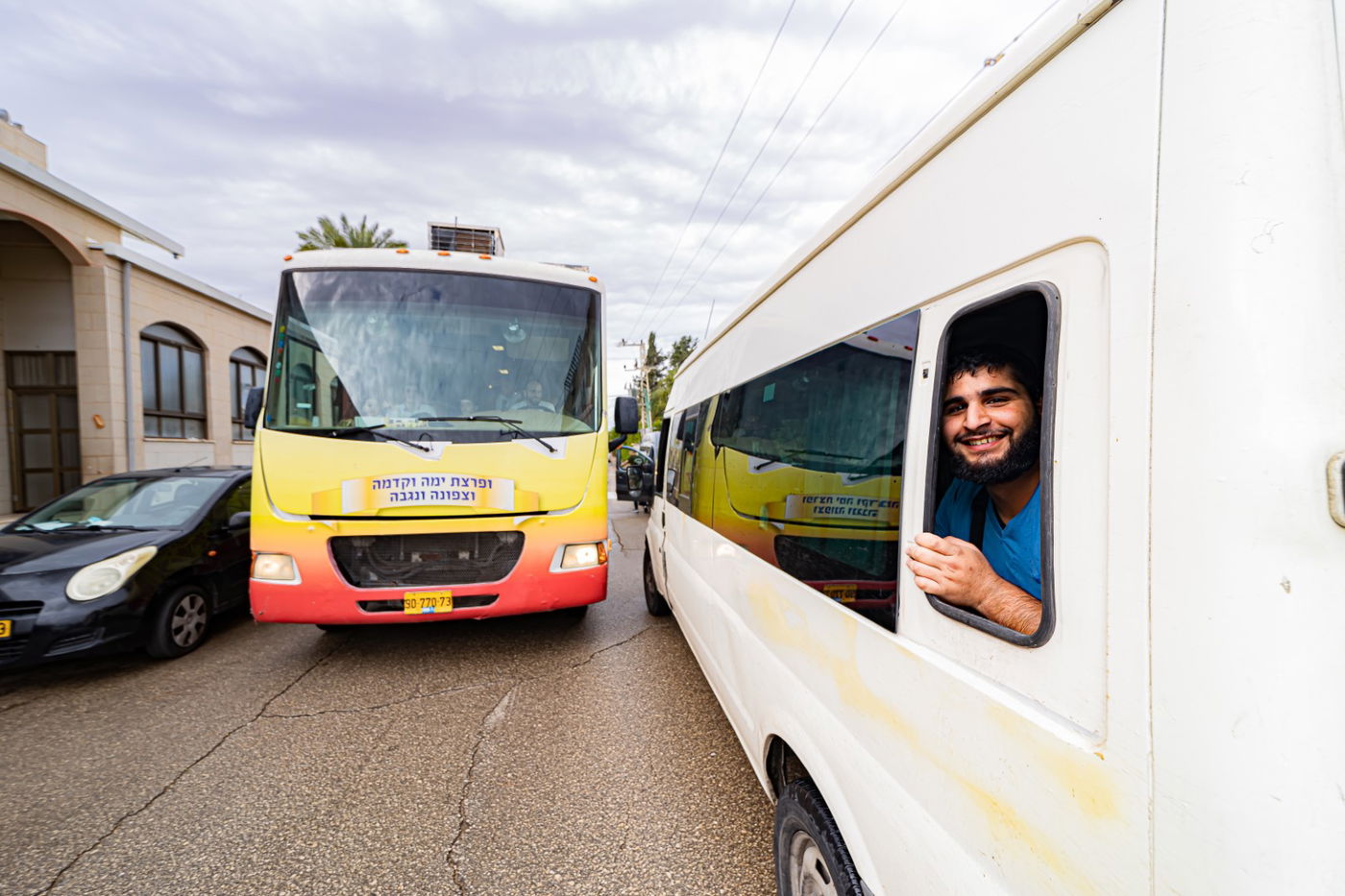 מרהיב: שיירת הטנקים של חב"ד מסביב לישראל