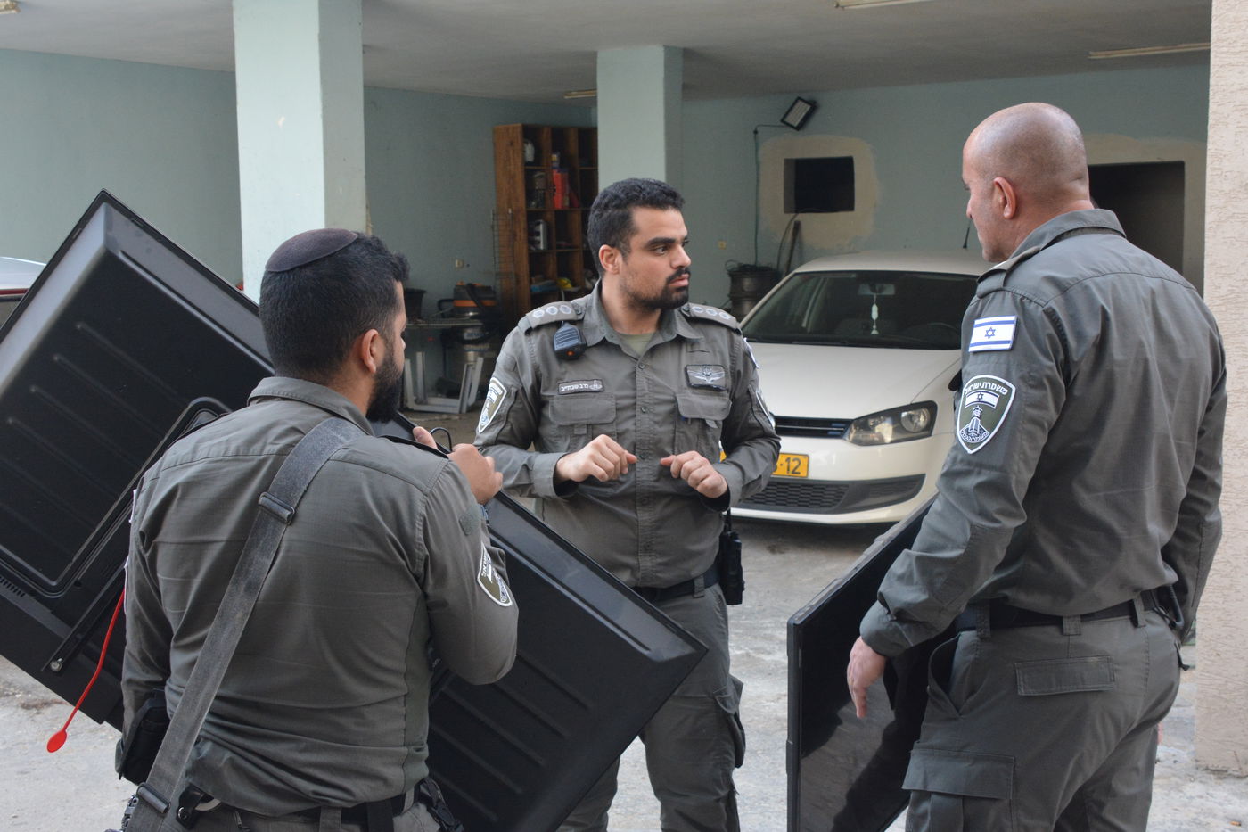 ביישוב הערבי: עשרות מצלמות אבטחה הוחרמו • צפו