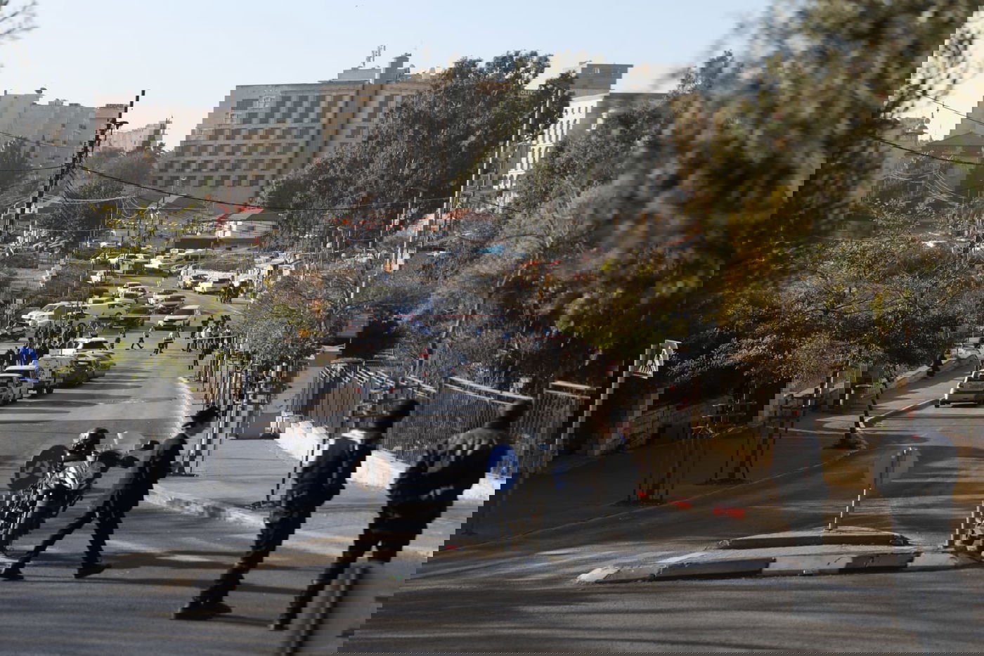 פיגוע דקירה בסמוך לקבר שמעון הצדיק; המחבלת נעצרה