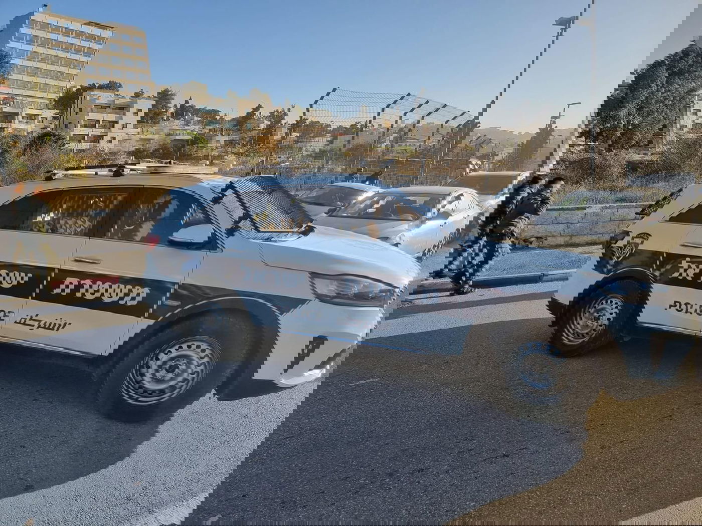 פיגוע דקירה בסמוך לקבר שמעון הצדיק; המחבלת נעצרה