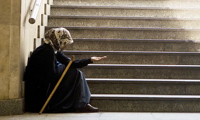 האם יש קבצנים מיליונרים או שזה רק מיתוס? • אילוסטרציה - למצולמים אין קשר לנאמר בכתבה