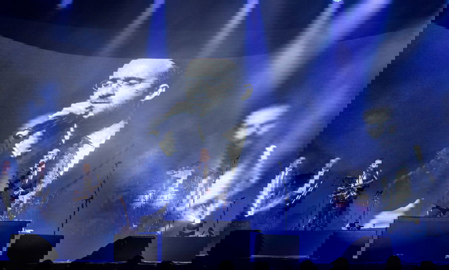 נפתלי קמפה כובש את בנייני האומה