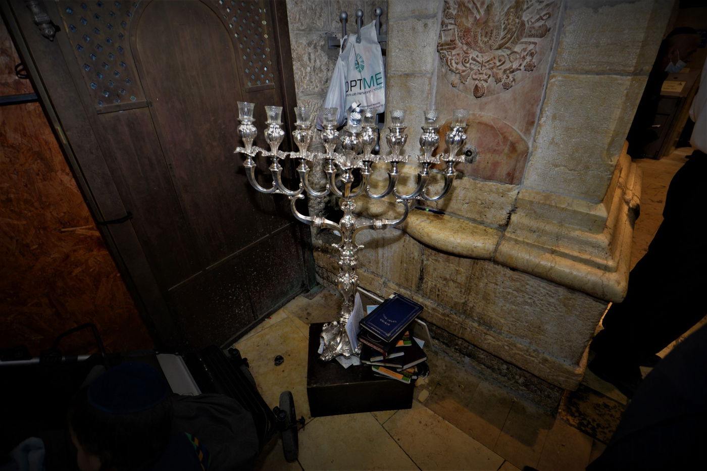 המונים התפללו ב'זאת חנוכה' בקבר רחל