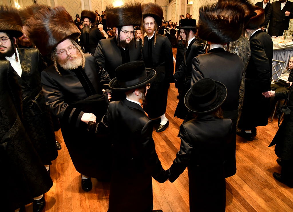 המונים בשמחת בית סאסוב - סאטמר - אלעסק - ספינקא