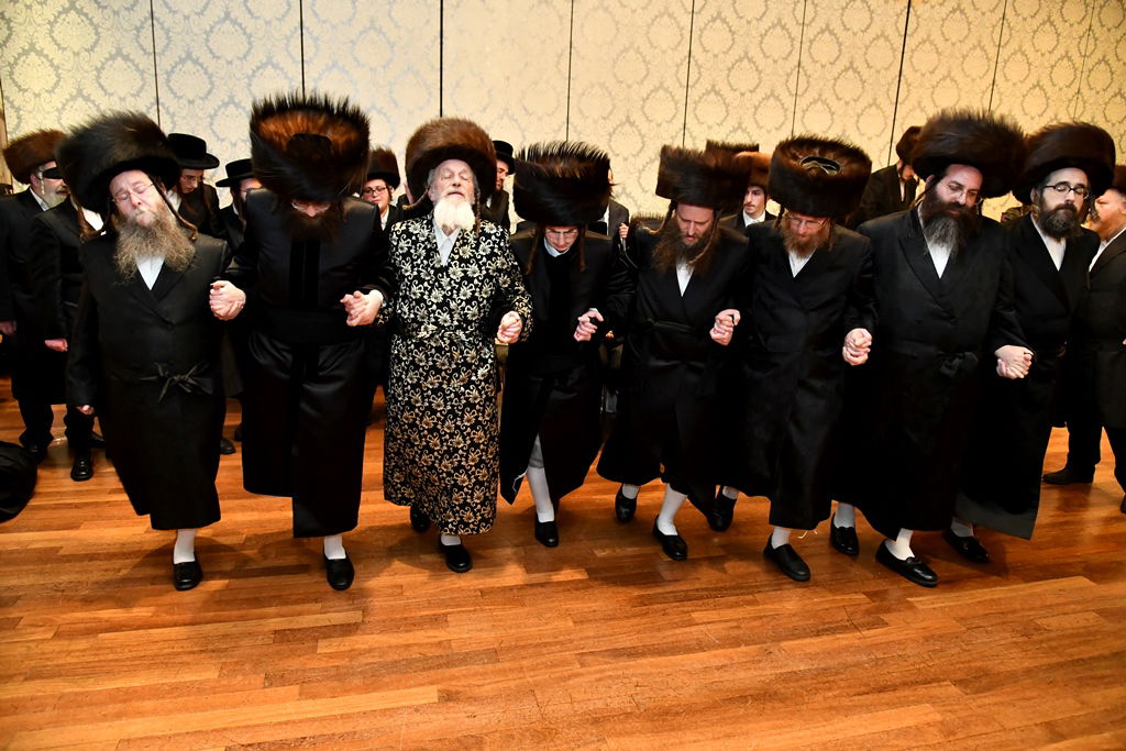 המונים בשמחת בית סאסוב - סאטמר - אלעסק - ספינקא