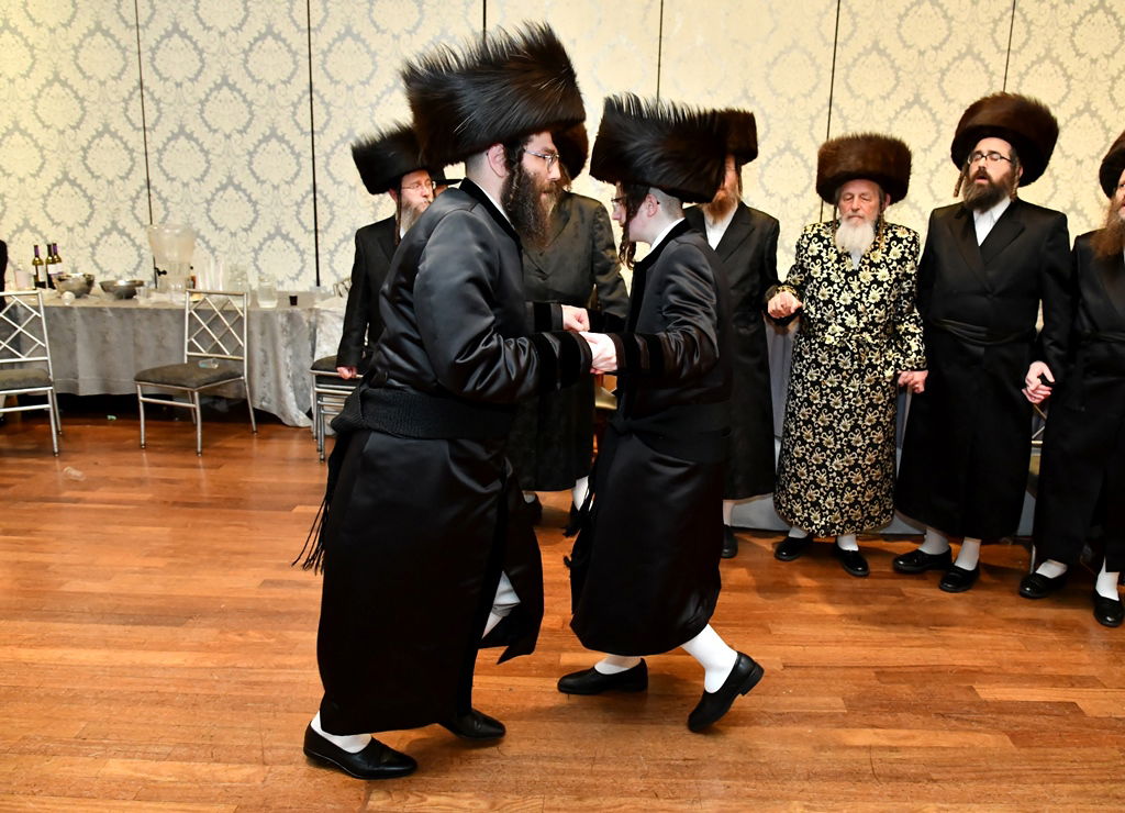 המונים בשמחת בית סאסוב - סאטמר - אלעסק - ספינקא