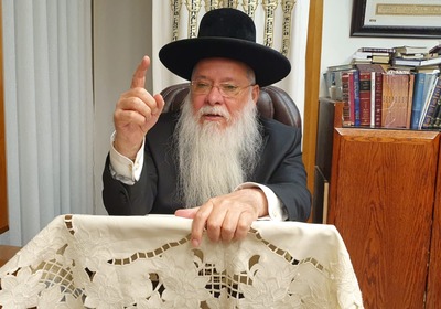 רבה של אלעד: להחרים את הרבנים המתנגדים לחיסונים