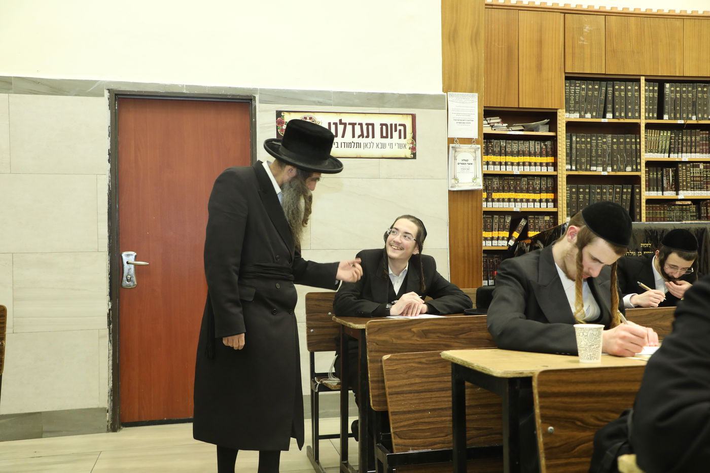 אברכים ובחורים: בנדבורנא י-ם נבחנו על מאות דפי גמרא