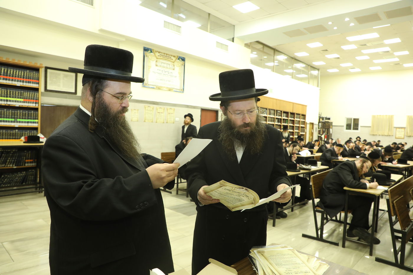 אברכים ובחורים: בנדבורנא י-ם נבחנו על מאות דפי גמרא