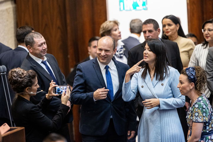 שירלי פינטו עם בנט וסילמן בכנסת. ארכיון