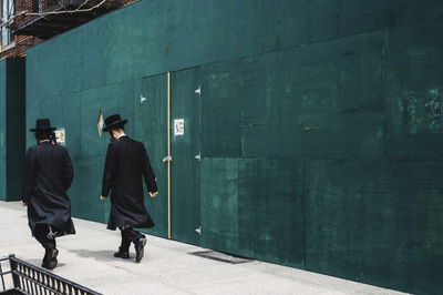 לצורך הקמת התשתית של התכנית נפגשו צוות ההקמה בטנא עם הנהלת קרן ק.מ.ח על מנת ללמוד איך להפעיל אופרציה משמעותית כמו שקיימת בקמח