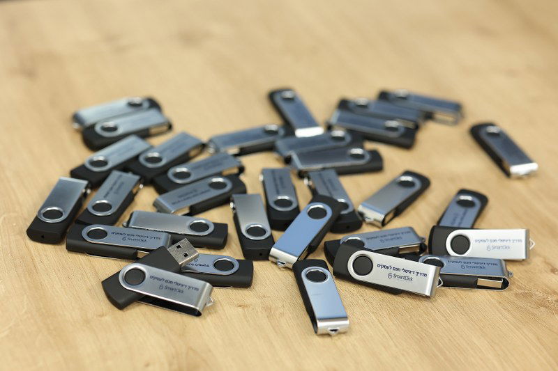 ב'סמארט קליק' חנכו משרדים חדשים; הברנז'ה באה לברך • צפו