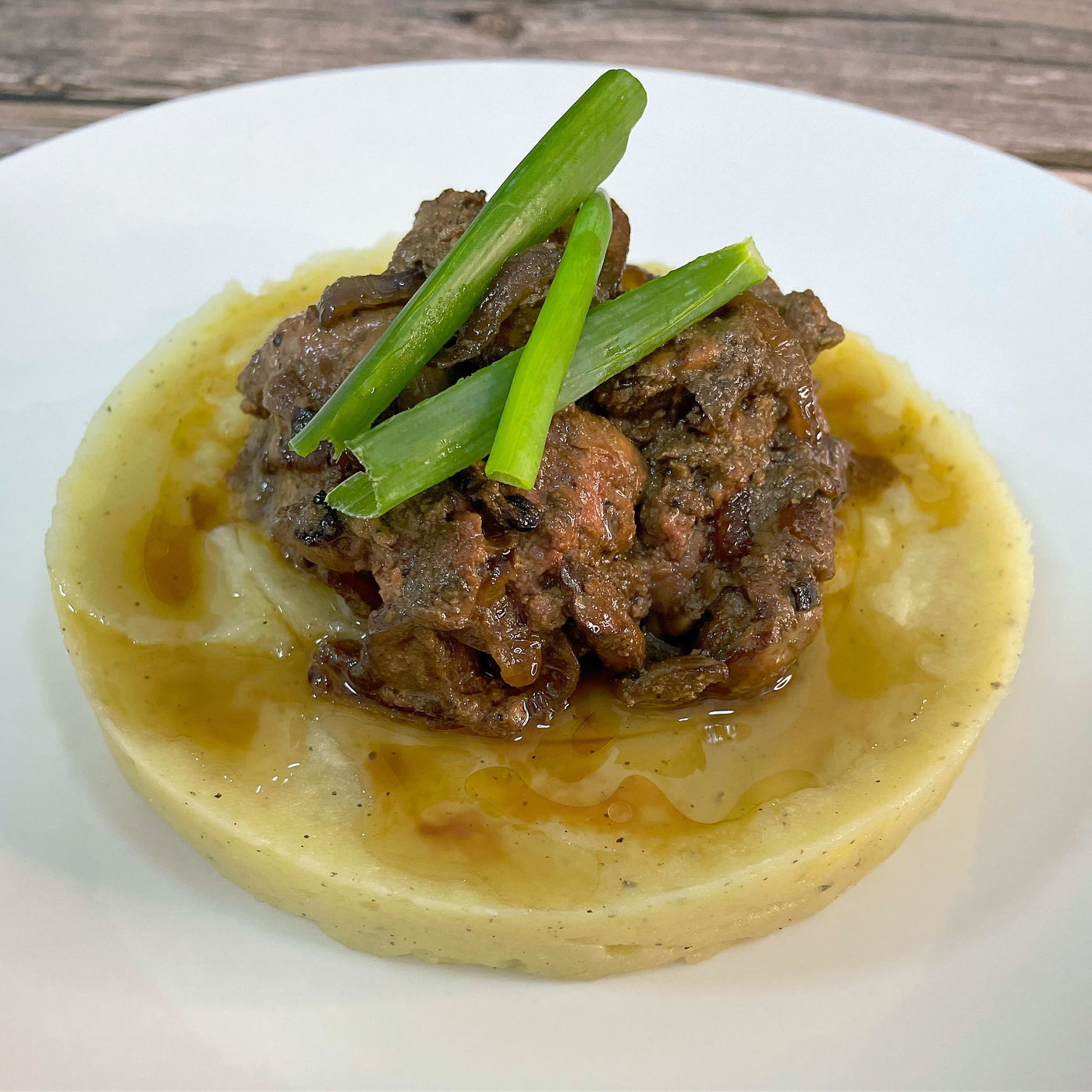 מתכון לכבד עוף ביין לבן ופירה תפוחי אדמה קטיפתי במיוחד