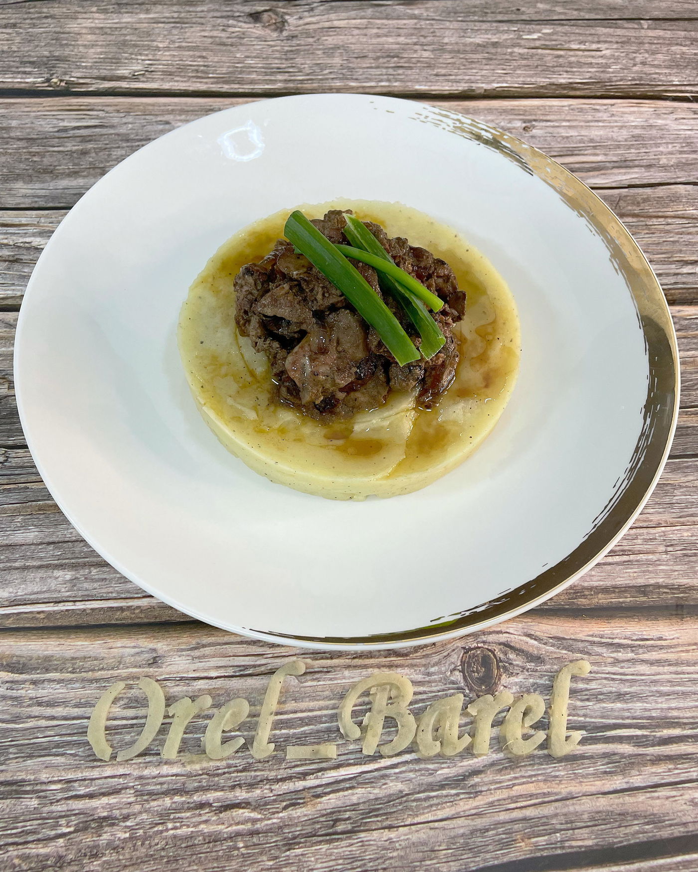 מתכון לכבד עוף ביין לבן ופירה תפוחי אדמה קטיפתי במיוחד