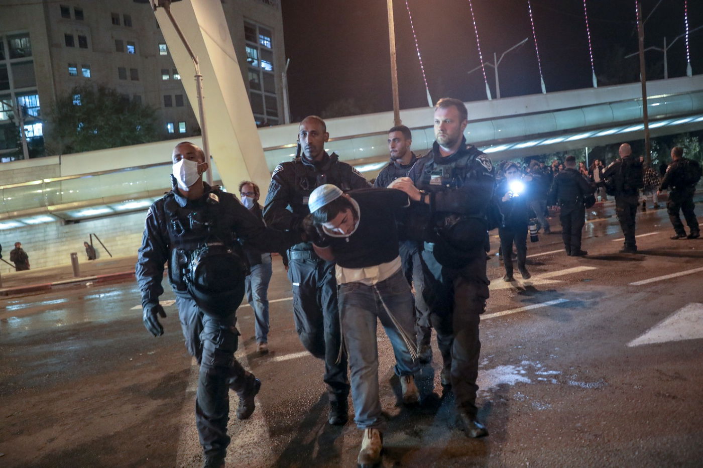 מחאת סנדק: 24 מפגינים נעצרו - בהם 8 קטינים