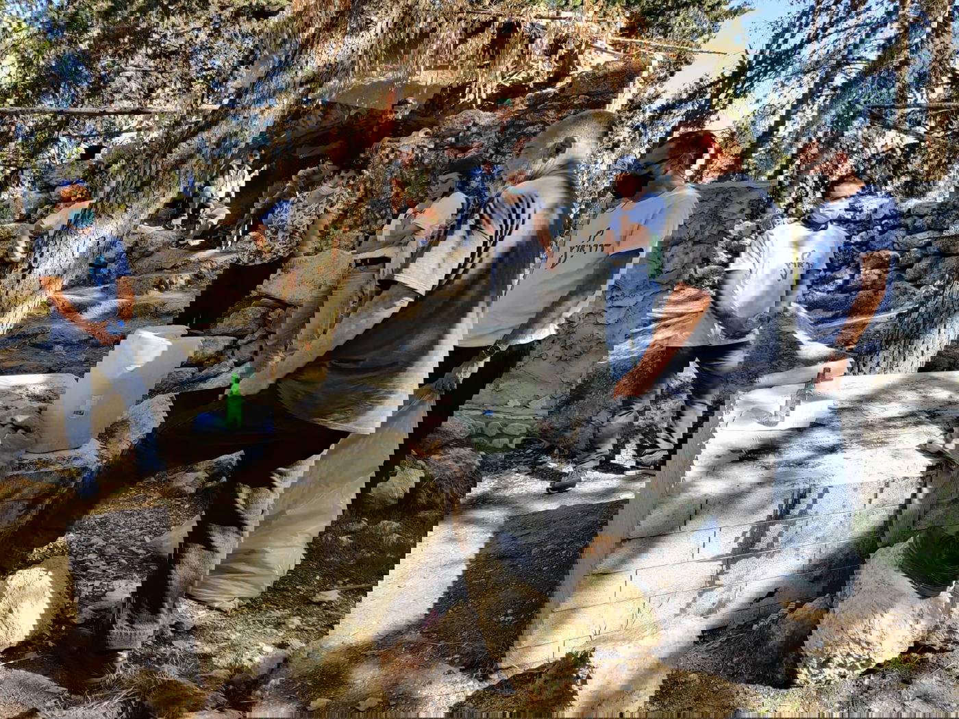 ערן תירוש בהסבר על קרב משלט 219 והאנדרטה המנותצת