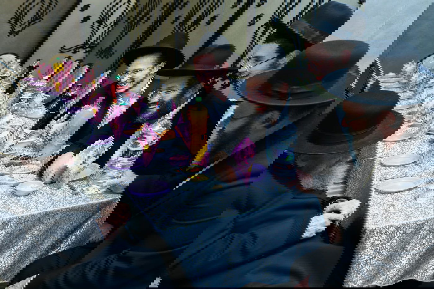 תיעוד: שמחת האירוסין לנכדת ראש ישיבת סלבודקא