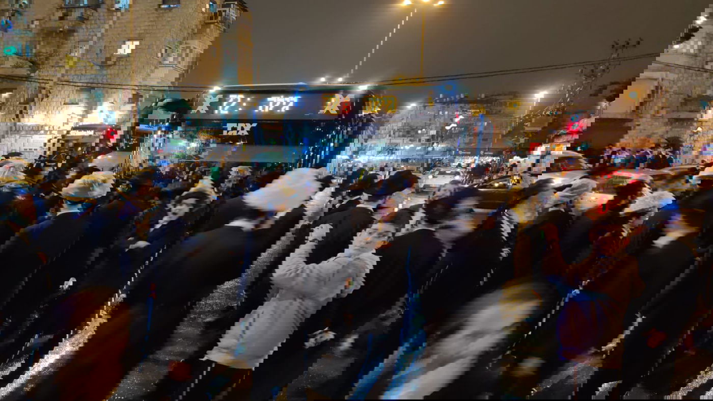 פלג מ'הפלג' הפגין נגד הרכבת הקלה • צפו