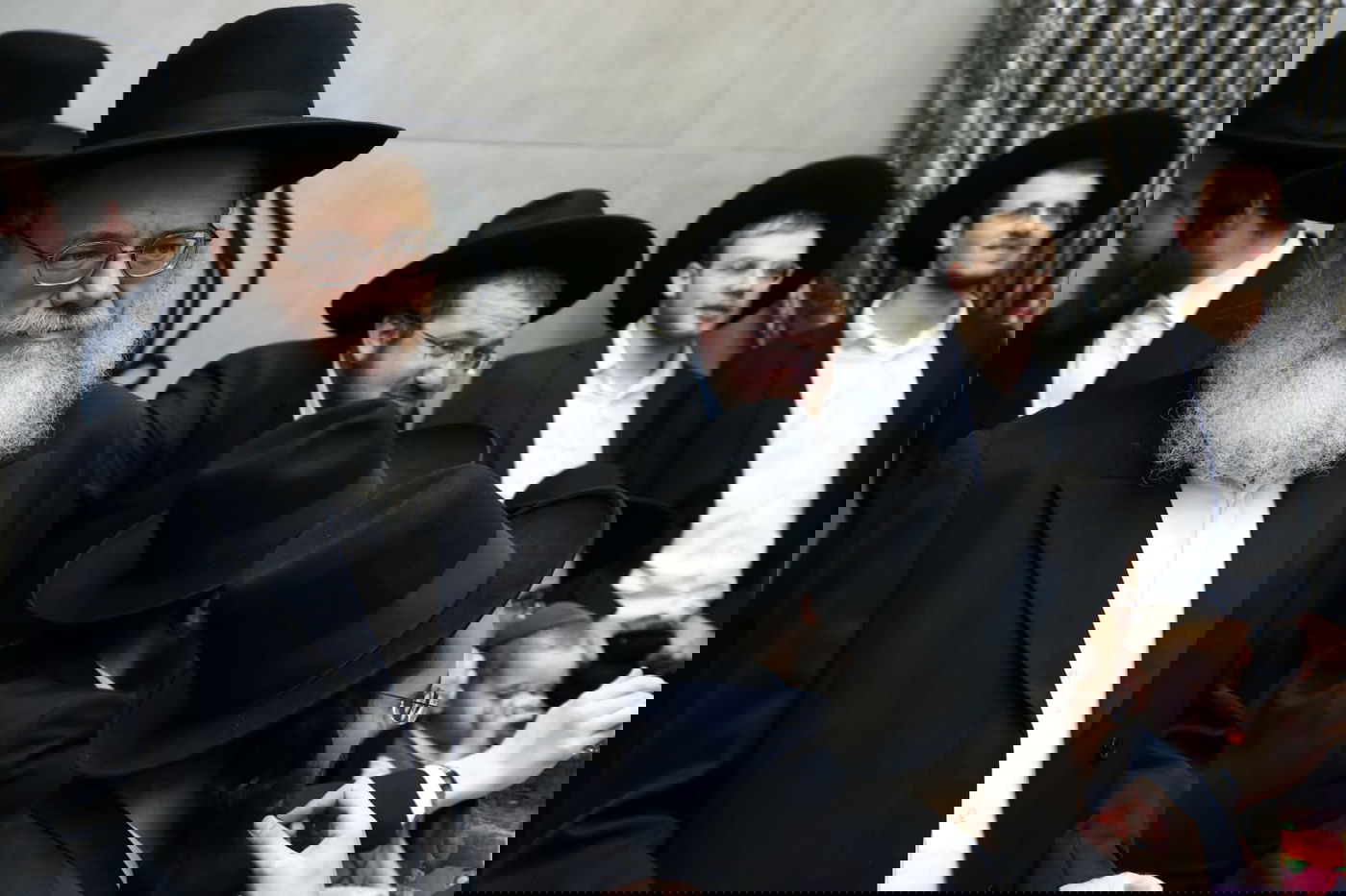 תיעוד: שמחת האירוסין לנכדת ראש ישיבת סלבודקא