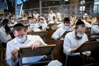 "הוירוס המסתורי בישיבות -  לא קשור לקורונה או לחיסונים"