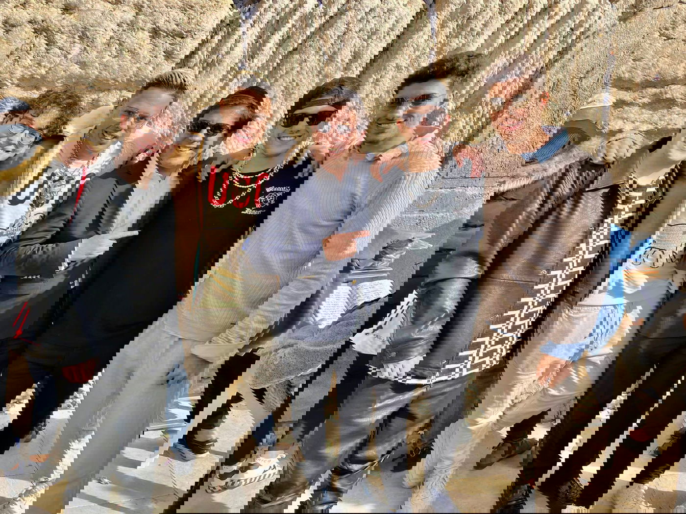 עם טלית ותפילין: הסלבס התפללו בכותל