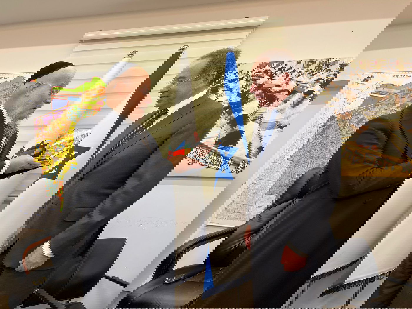 השגריר החדש של ארה"ב בביקור בבתי גדולי ישראל