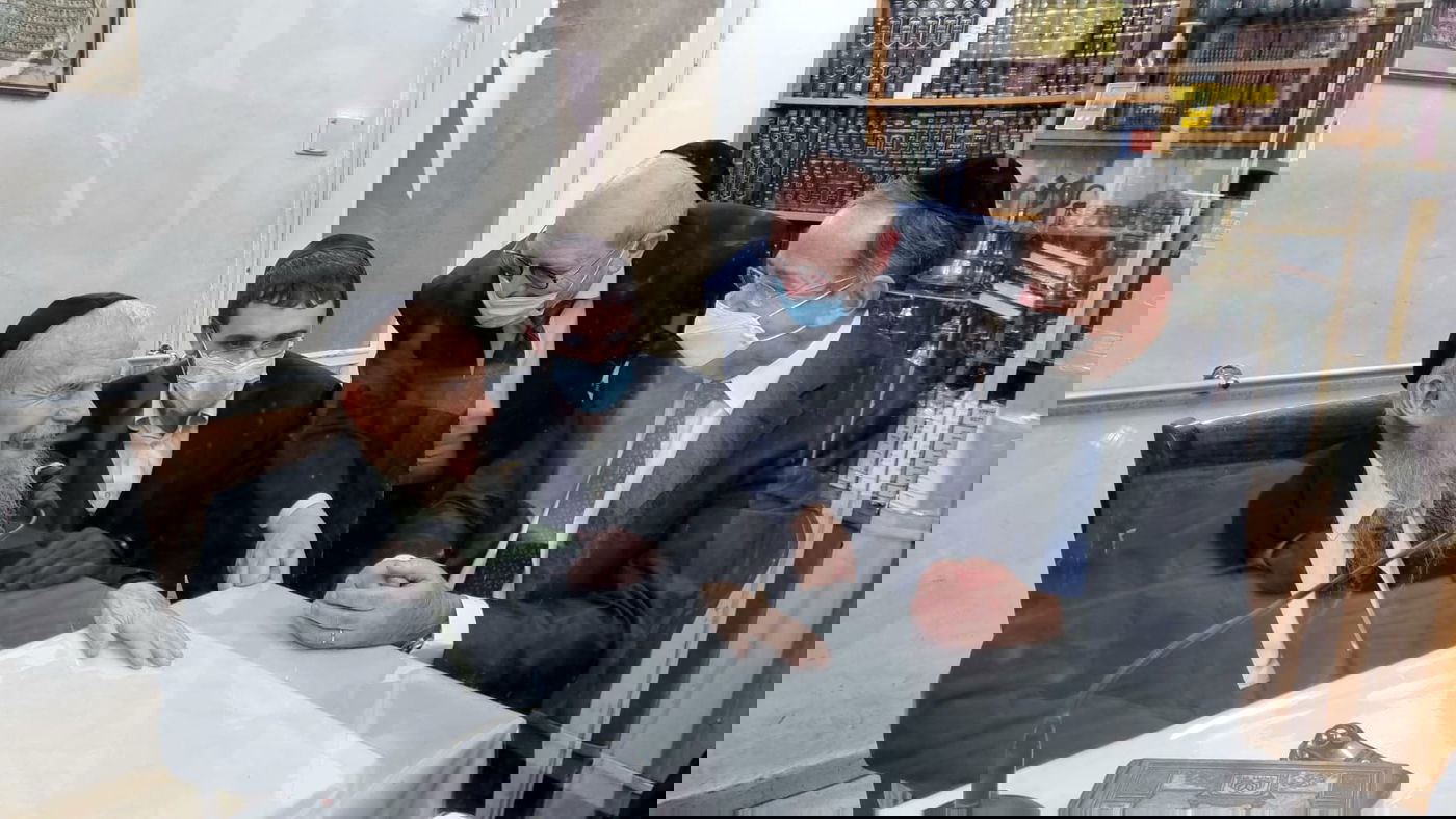 השגריר החדש של ארה"ב בביקור בבתי גדולי ישראל