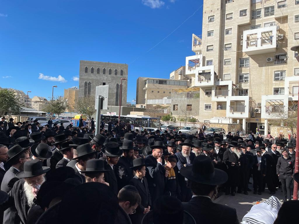 מאות ליוו למנוחות את האברך הצעיר הרב אברהם רוזנשטיין ז"ל