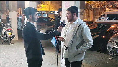 כל החרדים מחזיקים בשני פלאפונים? • עובר ושב