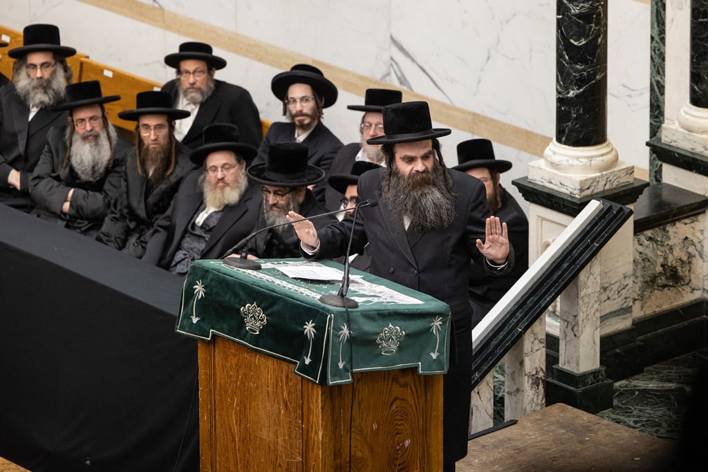 כך קיבלו חסידי סאטמר את 23 התקנות החדשות