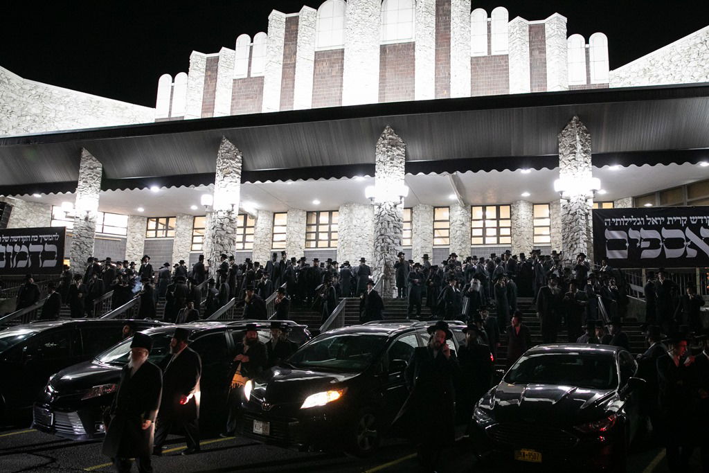 כך קיבלו חסידי סאטמר את 23 התקנות החדשות