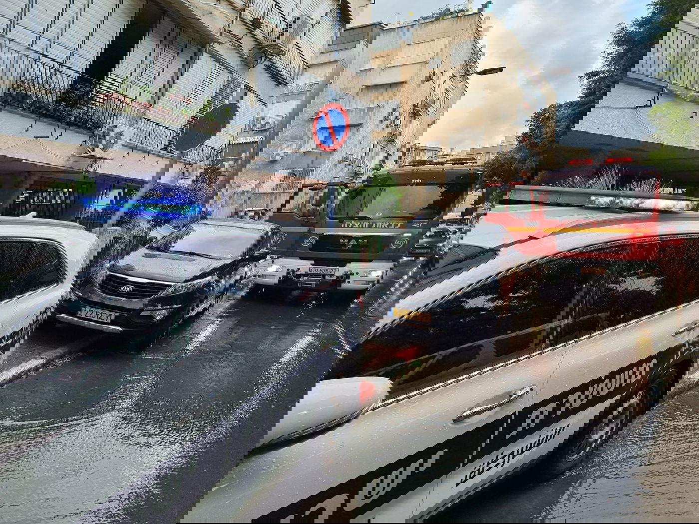 "כולה עם פיח": בת 60 פונתה מדירה לוהטת במצב בינוני