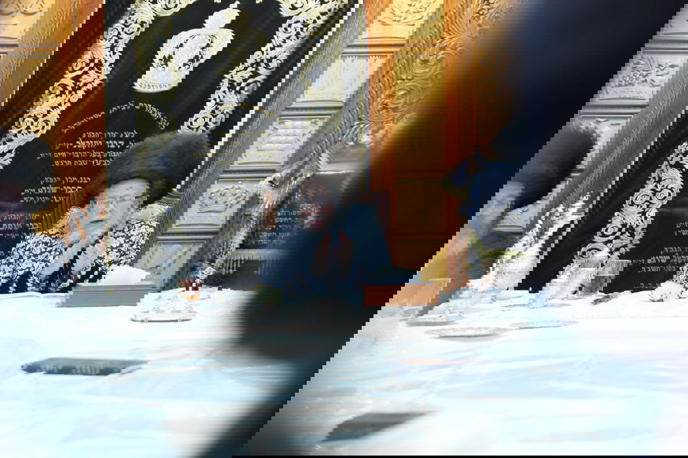 האדמו"ר מסטראפקוב שבת בבני ברק; צפו