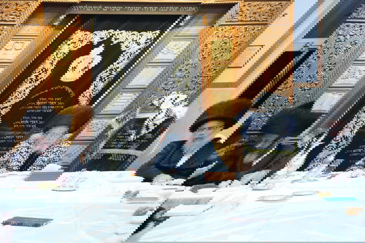 האדמו"ר מסטראפקוב שבת בבני ברק; צפו