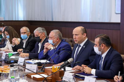 הדלפות ובדיחות; סוער בישיבת קבינט הקורונה