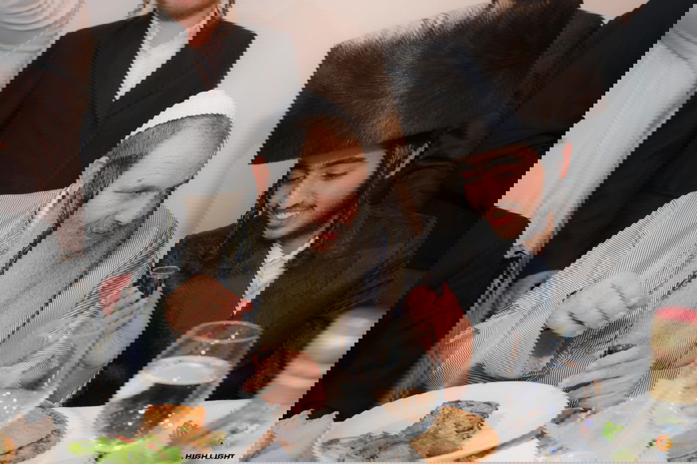 הרב הרוש חיתן נכד, רבנים פוליטיקאים וידוענים הופיעו