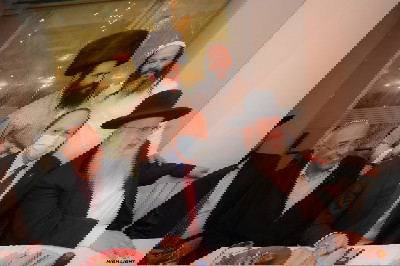 הרב הרוש חיתן נכד, רבנים פוליטיקאים וידוענים הופיעו