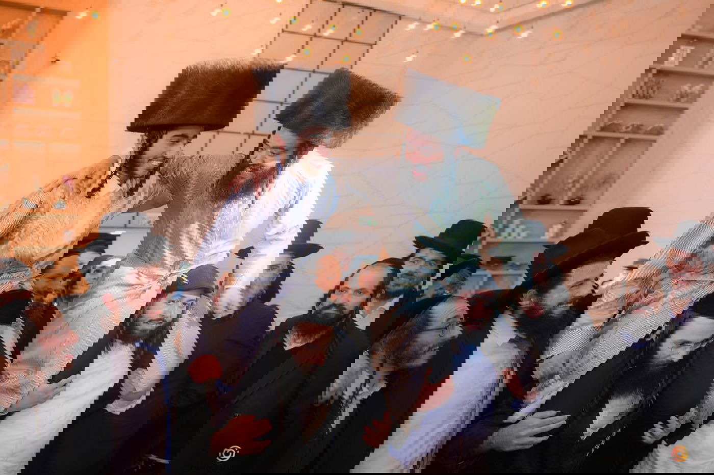 הרב הרוש חיתן נכד, רבנים פוליטיקאים וידוענים הופיעו